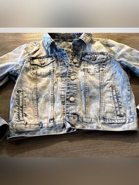 Women’s Light Blue Denim Jacket - Casual Button-Up